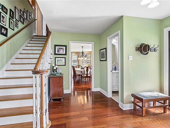 3rd image of 312 Nelson Dr