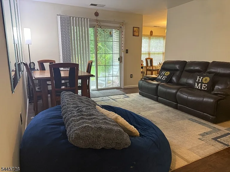 58 Waugh Ct — Photo 11