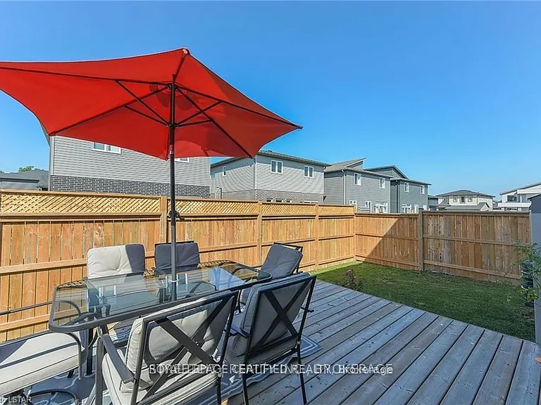 940 Reeves Ave — Photo 40