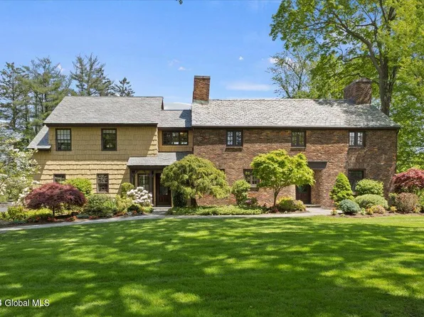 688 St. David's Lane, Niskayuna, NY 12309