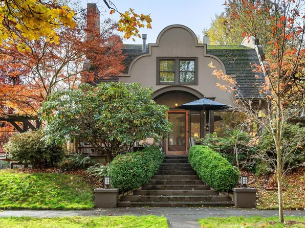 411 NE Laddington Ct, Portland, OR 97232