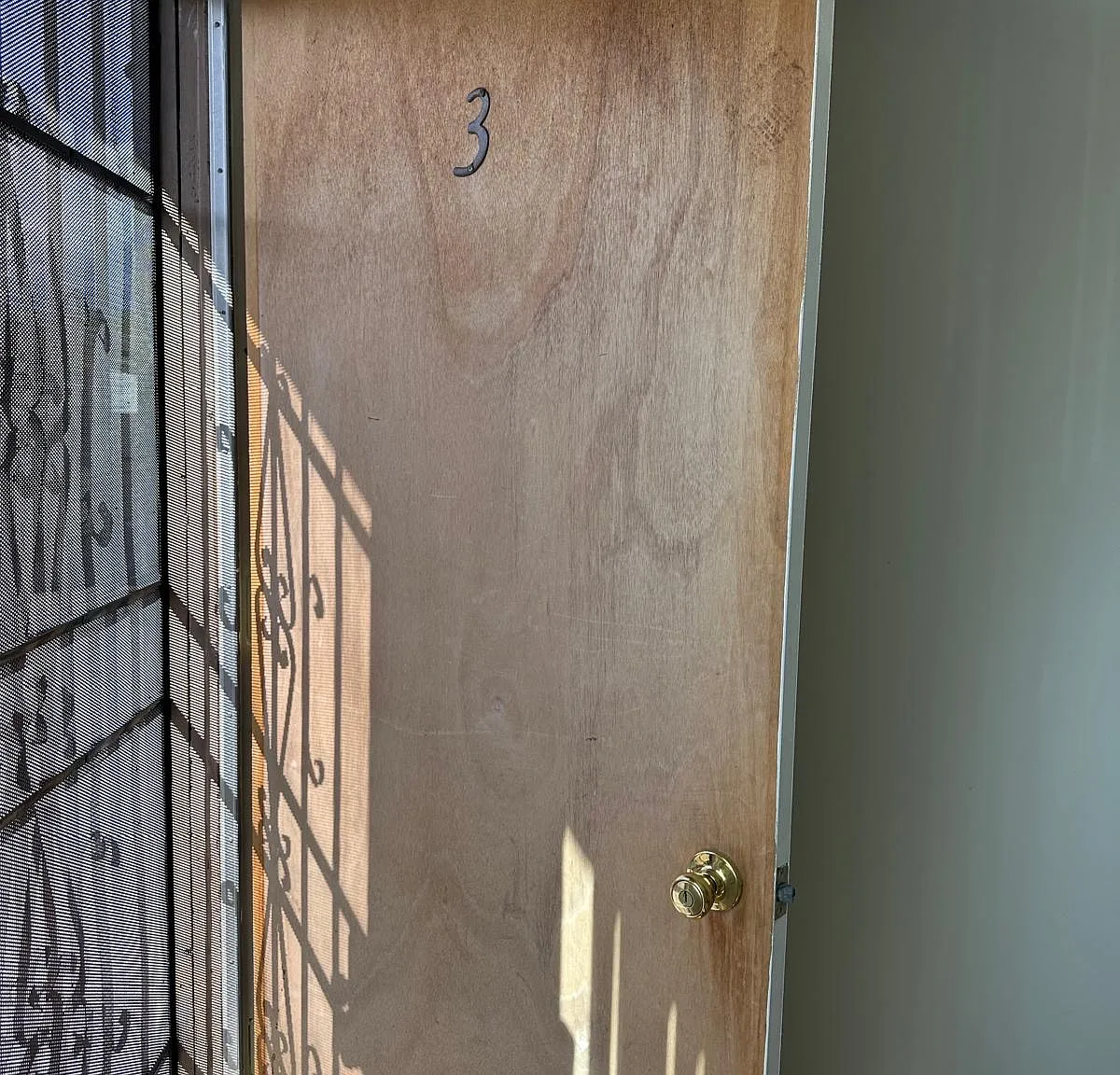 2 bed, 700 sqft, $2,050 — Photo 2