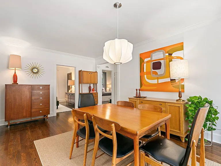 424 W Oak St — Photo 13