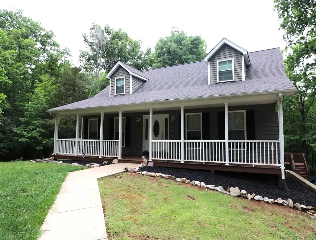 140 Pine Needle Ln — Photo 1