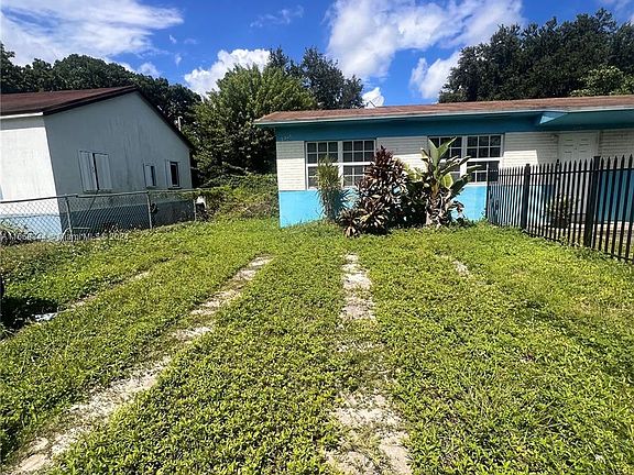 4th image of 2345-2347 NW 65th St