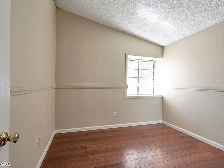 2528 Cherrywood St — Photo 11