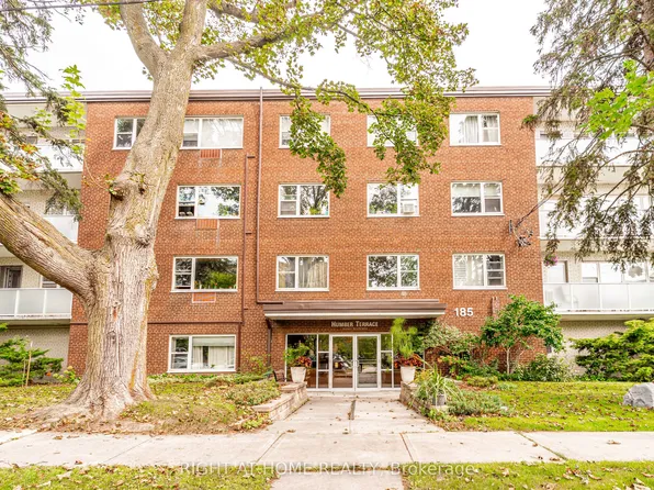 185 Stephen Dr #406, Toronto, ON M8Y 3N5