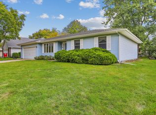 614 Bellerieve Dr, Champaign, IL
