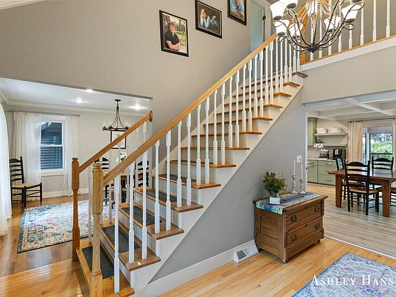 5th image of 2517 Shadowbrook Dr SE