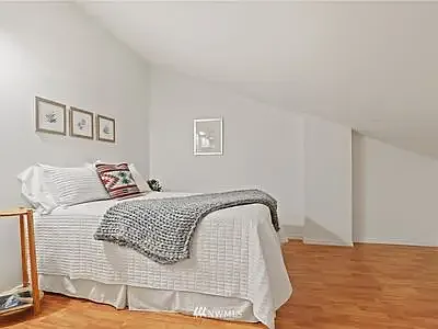 300 10th Ave #B402 — Photo 8