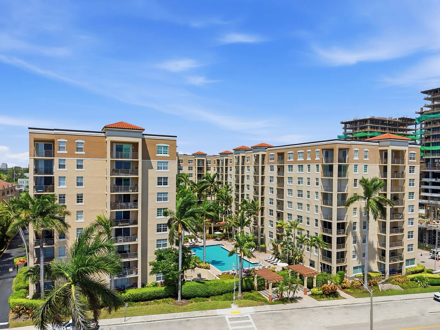 2 bed, 2.0 bath, 1071 sqft, $4,000 — Photo 4