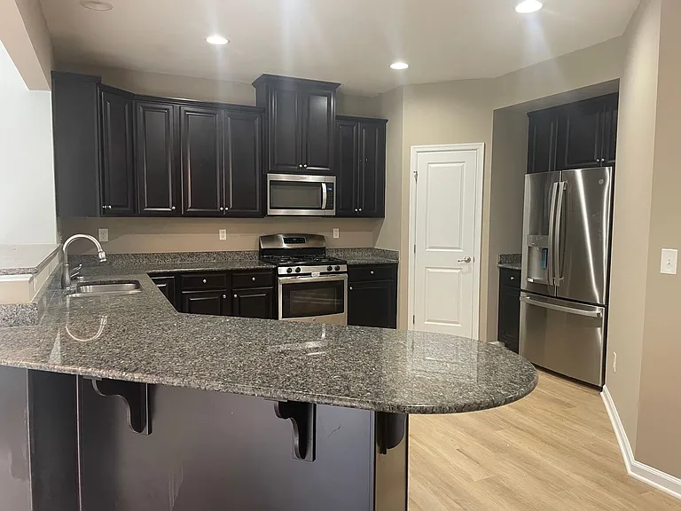 5712 Selkirkshire Rd — Photo 9