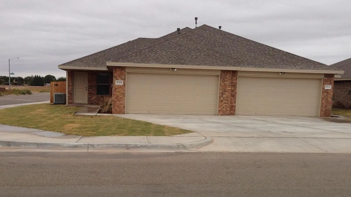 3 bed, 1500 sqft, $1,450 — Photo 1