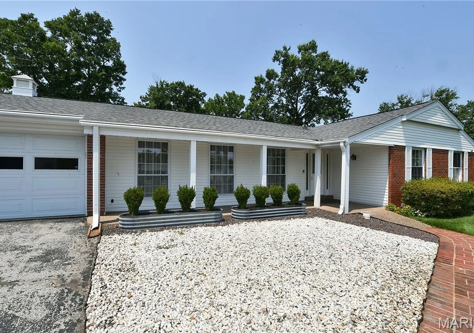965 Orchard Lakes Drive | Saint Louis 63146 — Photo 2