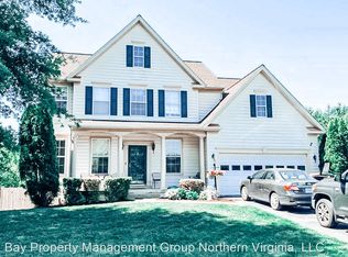 5941 Tapestry Dr, Woodbridge, VA 22193
