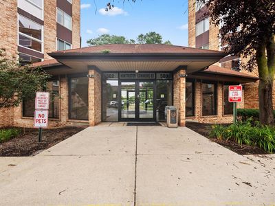 502 W Huntington Commons Rd APT 443, Mount Prospect, IL, 60056