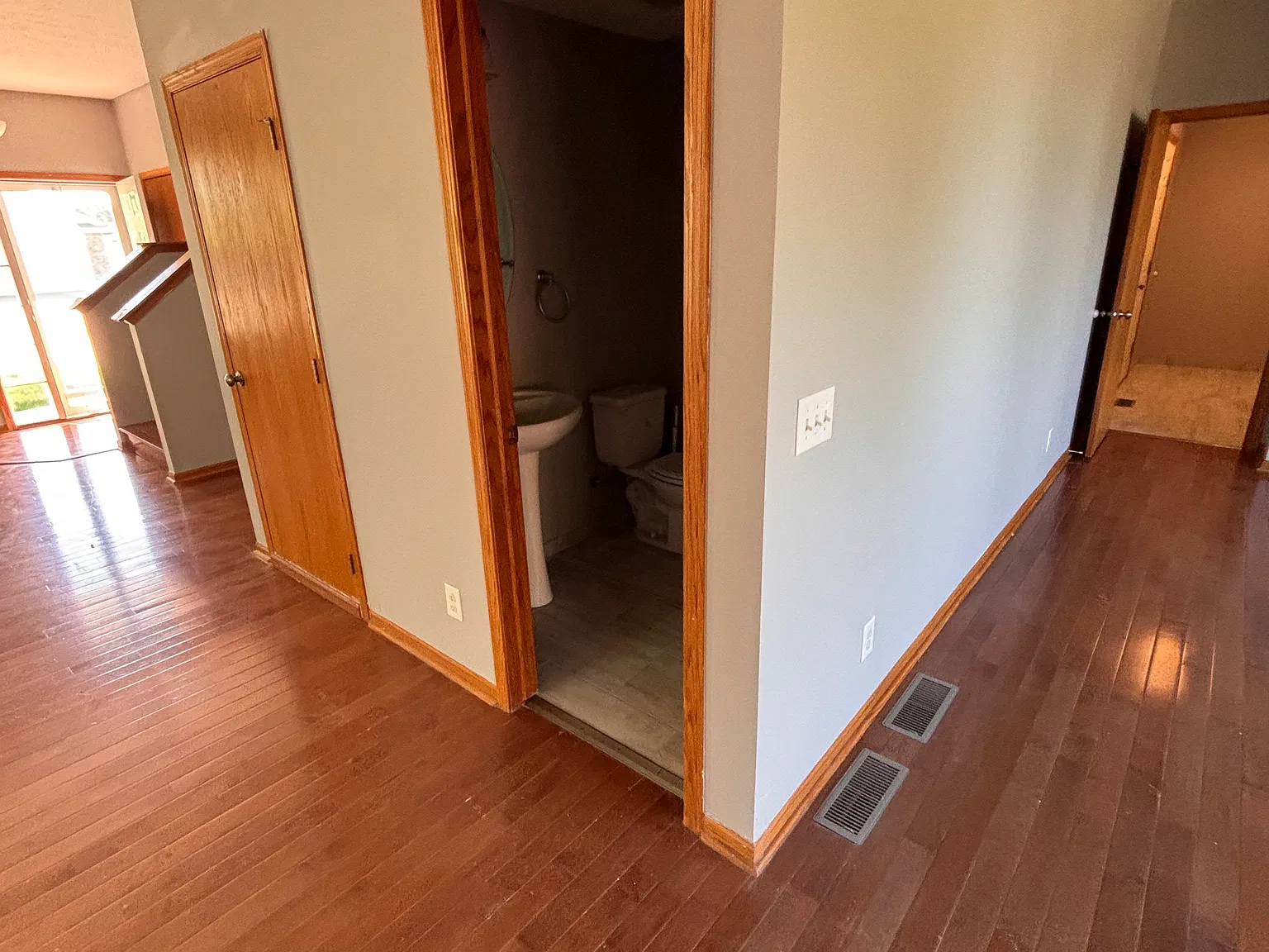 6 bed, 3692 sqft, $3,000 — Photo 4