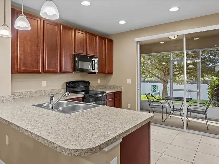 1162 Chelsea Dr — Photo 8
