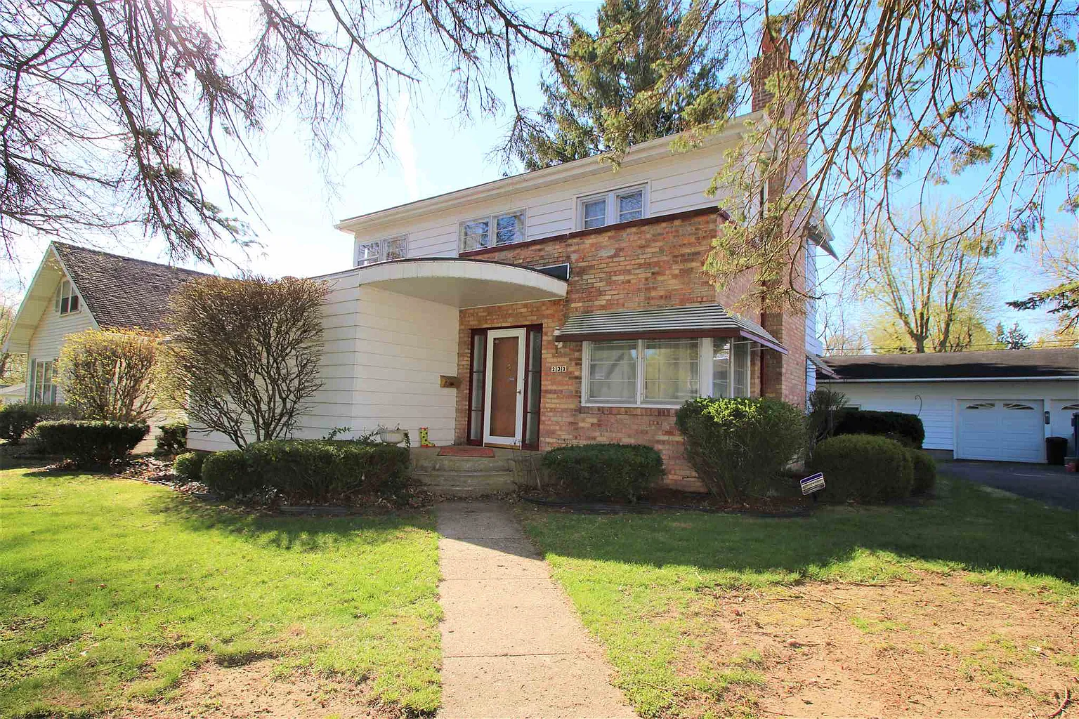 232 Elliott Ave photo 1