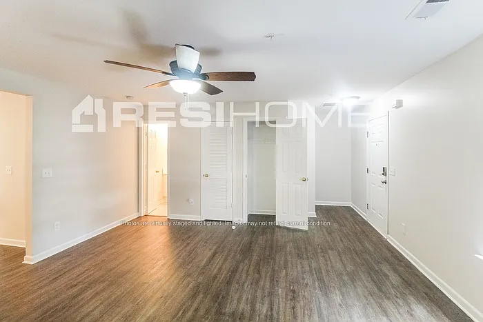 211 Coral Cir — Photo 6