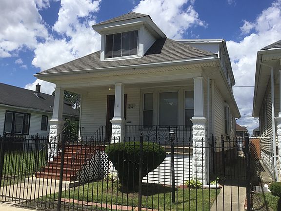 2nd image of 1424 W 72nd St