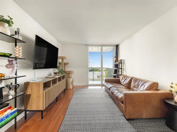 850 N Miami Ave APT 906, Miami, FL 33136