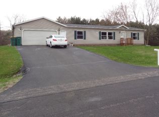 375 King Olavs Ln, Iola, WI 54945
