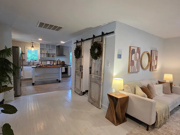 2802 De Soto Dr — Photo 9