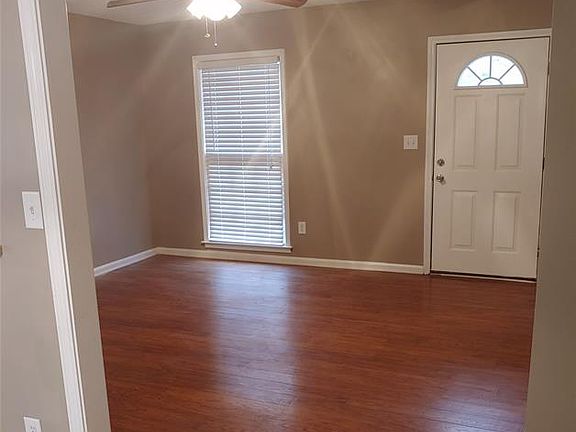 3rd image of 115 Kingswood Dr