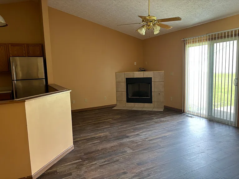 304 Brunswick Dr #B — Photo 11