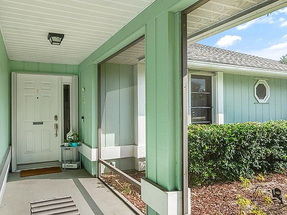 3rd image of 761 SE Fallon Drive