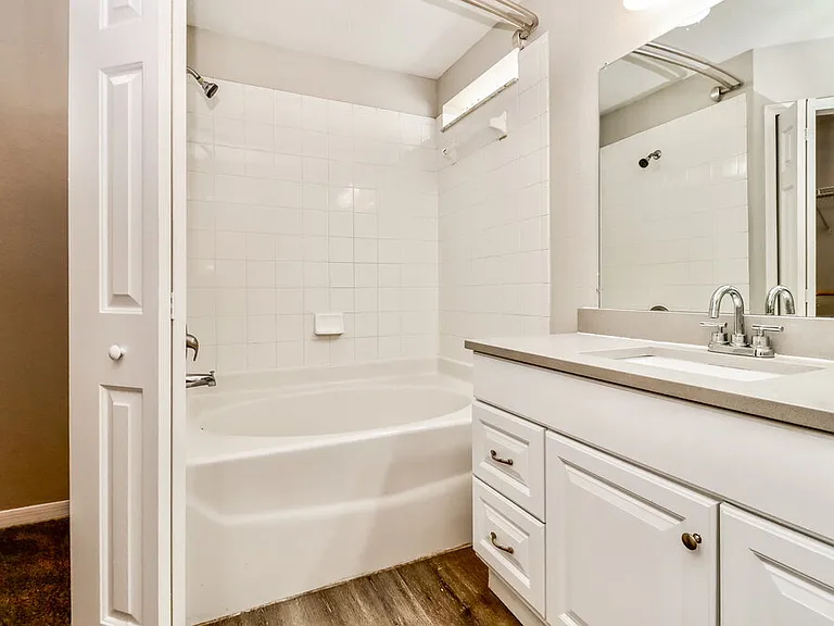 1806 Horsechestnut Ct — Photo 12