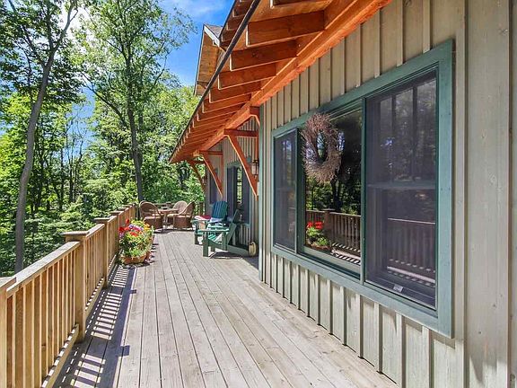 2nd image of 1395 Woodsmere Hills Dr