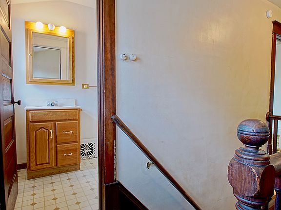 5th image of 1020 Sturtevant St