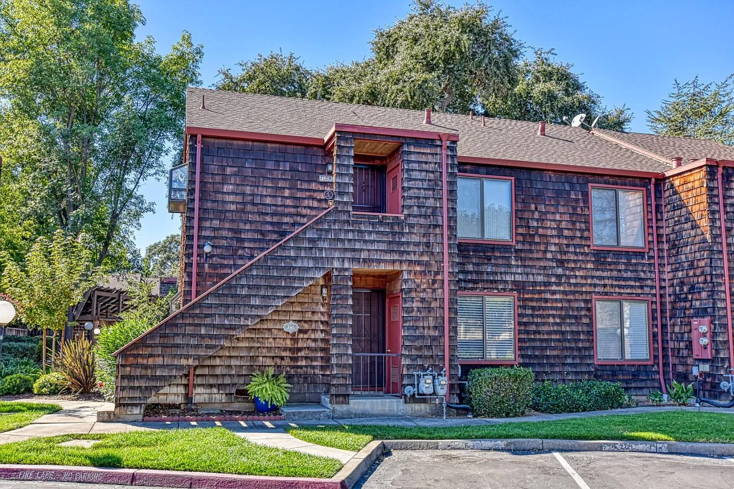 1555 Hecker Pass Rd APT F101 photo 1