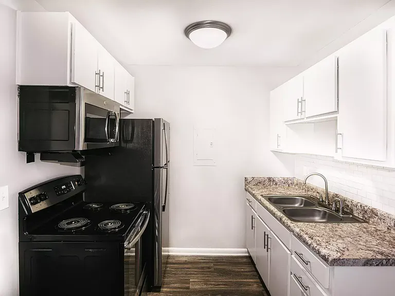 Stainless Appliances + Backsplash
