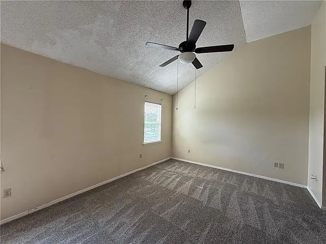 131 Kingspoint Blvd — Photo 22