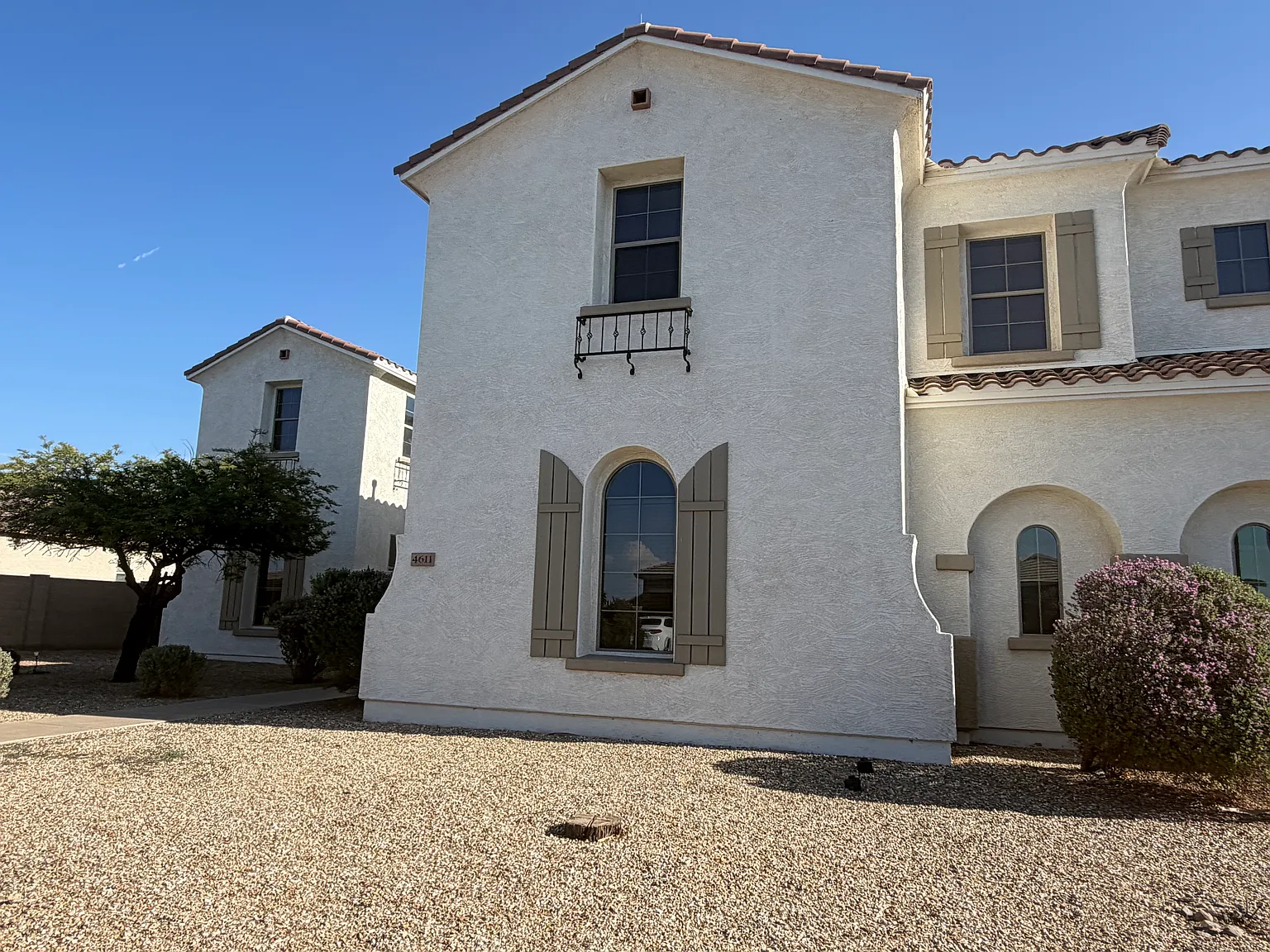 6 bed, 5588 sqft, $3,300 — Photo 4