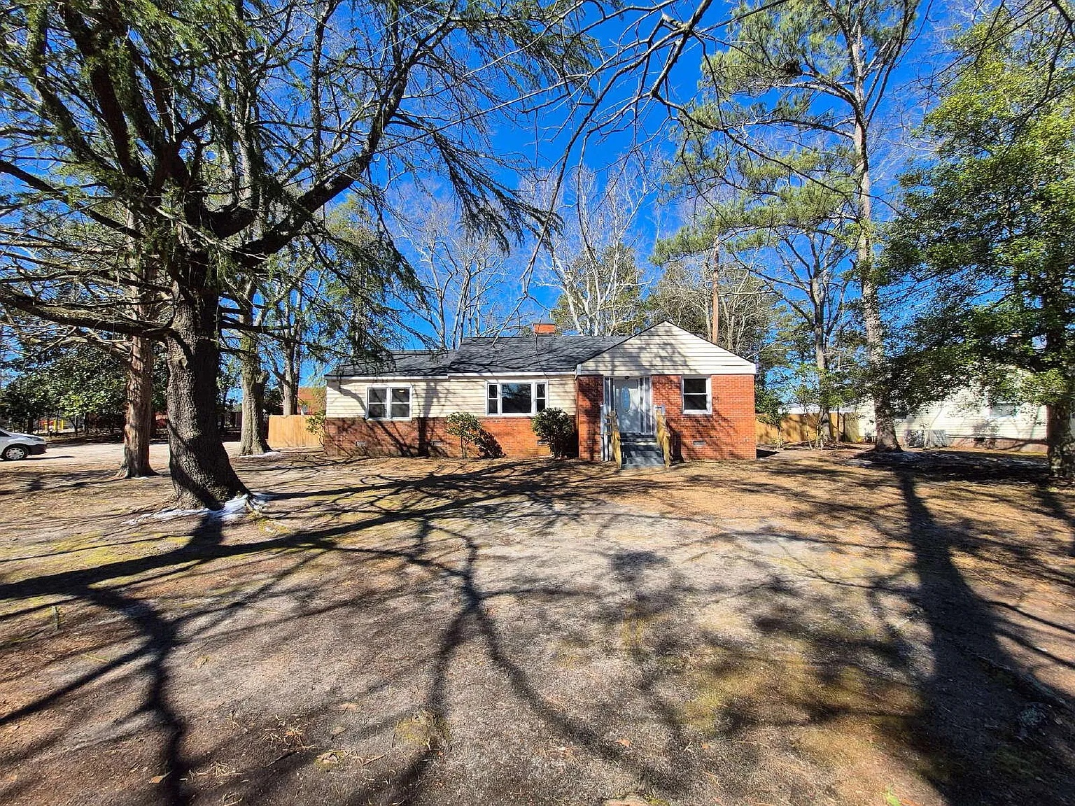 3 bed, 2.0 bath, 1585 sqft, $1,500 — Photo 1