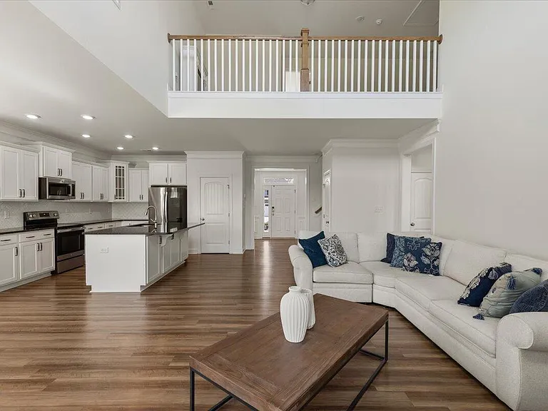 155 Bourne Dr — Photo 15