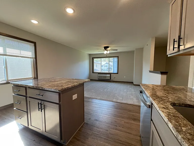 Gateway Place Apartments — Photo 86