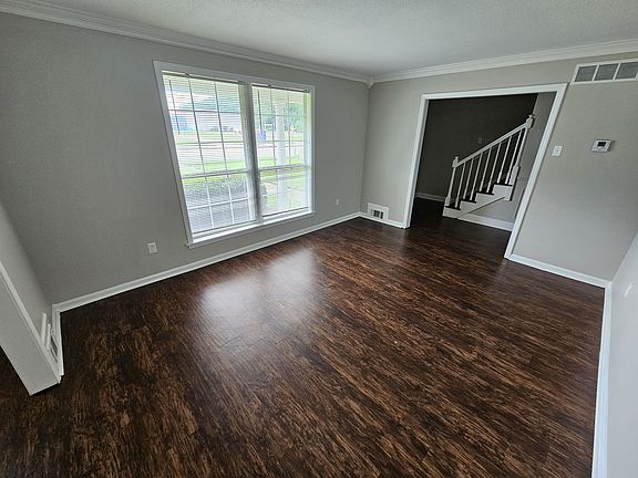 4th image of 5910 Grosvenor Ave
