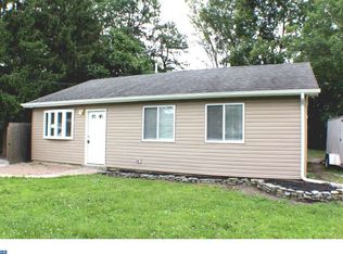 33 Jerome Ave, Sicklerville, NJ 08081