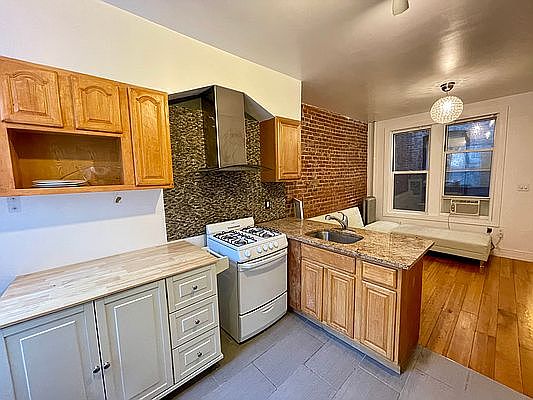 1st image of 211 E Broadway APT 4W