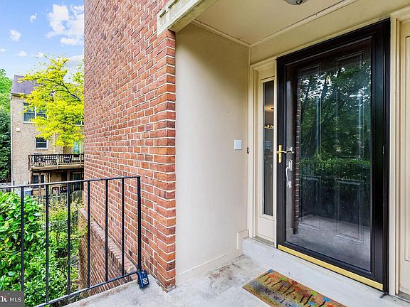 3rd image of 4825 Cloister Dr
