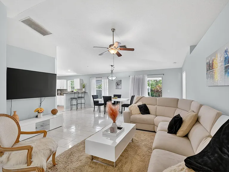 1080 Salmon Isle — Photo 19