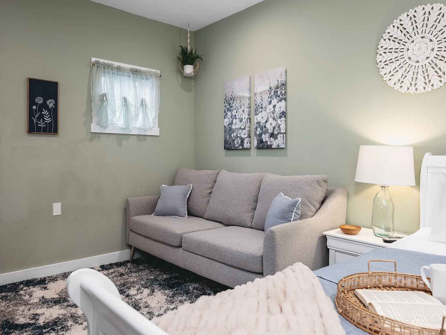 Studio, 355 sqft, $1,000 — Photo 2