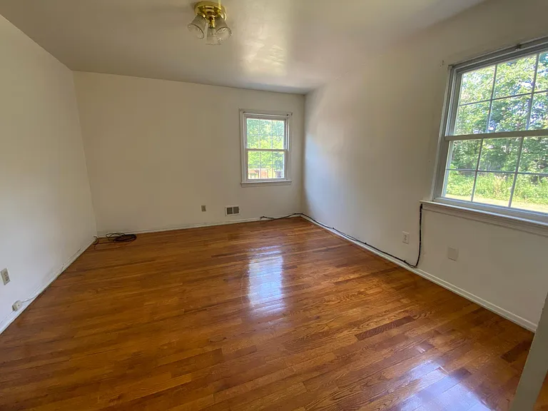 3 Stanford Dr #4A — Photo 5
