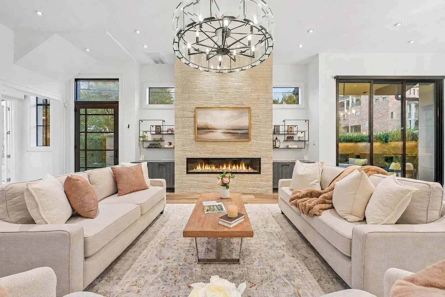 4 bed, 5.0 bath, 3979 sqft, $8,500 — Photo 1