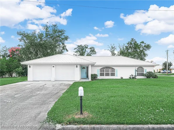 225 Pennsylvania Ave, Wauchula, FL 33873